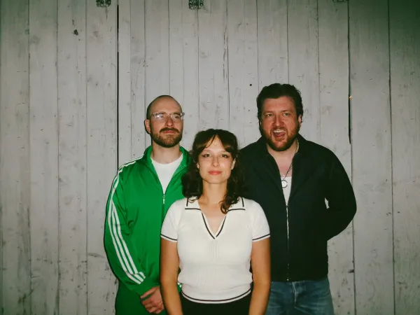 Banda de Rock alternativo Canadiana atua no Teatro Municipal de Bragança 