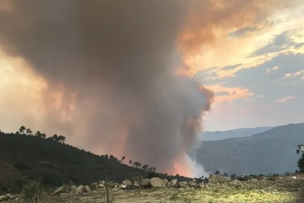 Incêndio começou em Cabeça Boa, no concelho de Torre de Moncorvo