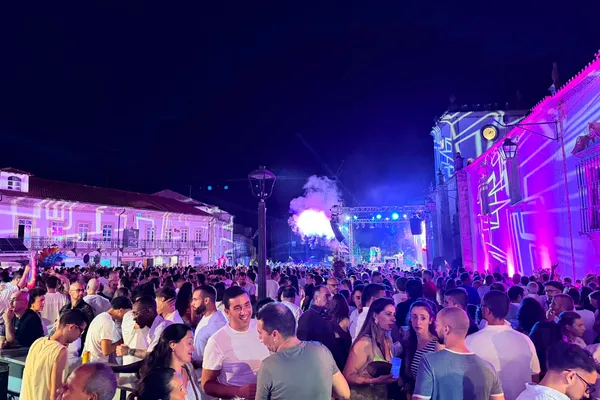 “Noite na Baixa” levou milhares ao Centro Histórico de Bragança