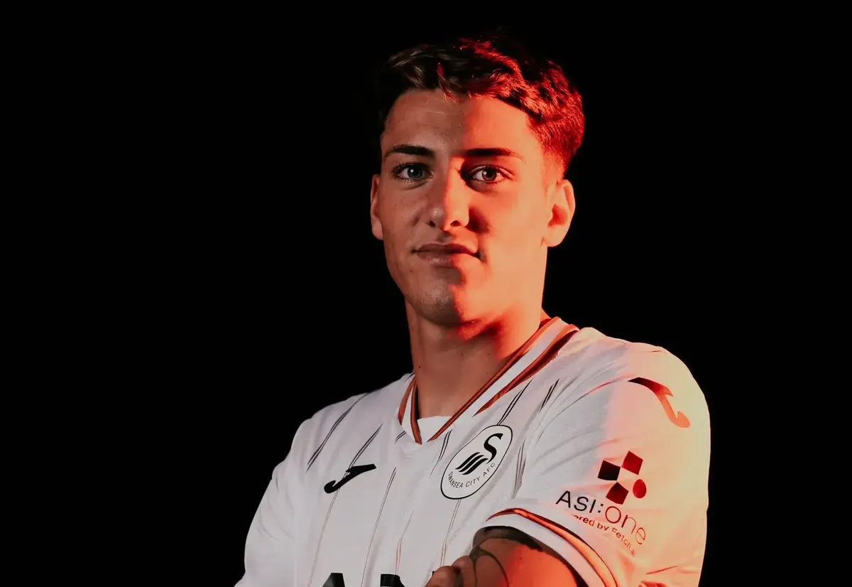 Brigantino Tiago Parente emprestado pelo Benfica ao Swansea City