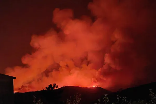 Incêndio em Torre de Moncorvo não dá tréguas