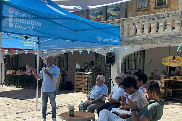 IL Bragança recorda “Noite do Roubo” das locomotivas na segunda edição do Oktoberfest Liberal