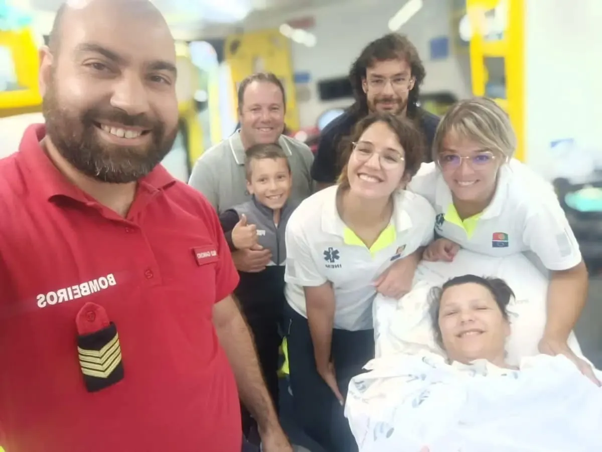 Bebé nasce em ambulância dos bombeiros