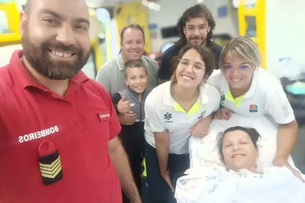 Bebé nasce em ambulância dos bombeiros