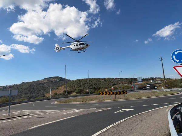 Menor sequestrada pelo pai gera conflito familiar que termina em perseguição e acidente na A4