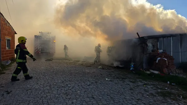 Incêndio deixa cinco pessoas desalojadas em Viduedo, aldeia de sortes