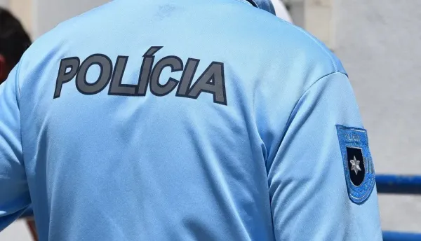 Detido por ter tentado agredir agente da PSP