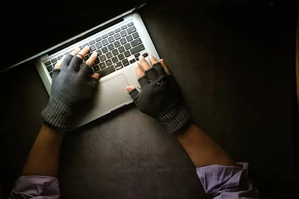 PJ detém suspeito de burla informática e branqueamento de capitais