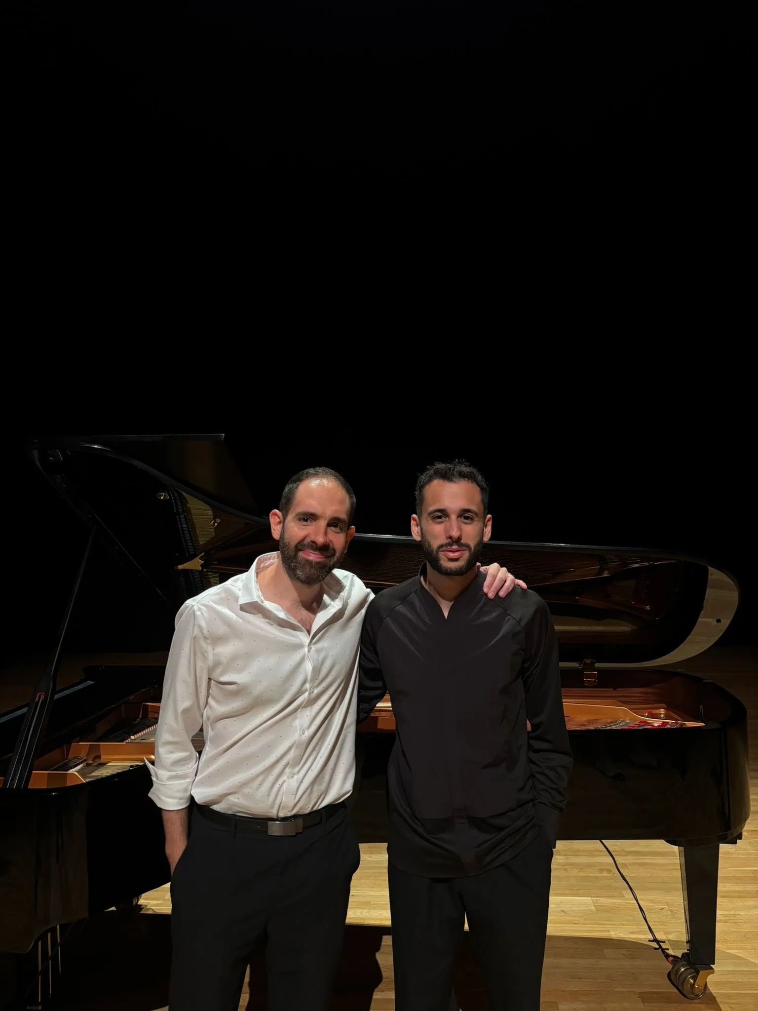 Músico brigantino com o compositor Fernando Strasnoy no Festival Aix-en-Provence