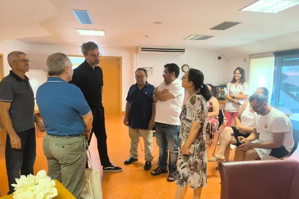 Pedro Chagas Freitas visitou o Centro Social Paroquial de Izeda