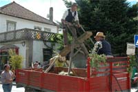 Aldeias desfilam na vila