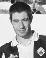 Cambei assinou pelo Leça