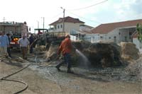 Incêndio destrói palha