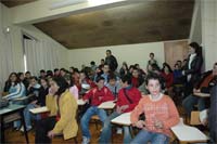 Jovens preocupados com a água