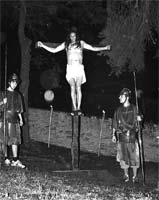 Artistas representam Via Sacra