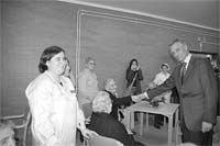 Poucos lares para muitos idosos