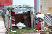 Crianças criam 100 presépios