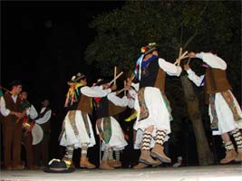 Dança dos paus reina em Miranda