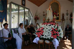 Fiéis reúnem-se em Fresulfe