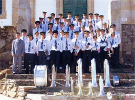 Crianças sem aulas de música