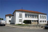 Piso do Tribunal de Mogadouro abateu