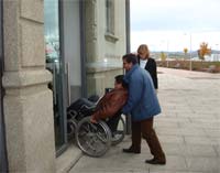 Serviços públicos sem acessos para deficientes