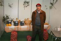 Parada promove produtos agrícolas e artesanato