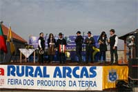 Arcas abre pavilhão multiusos
