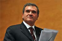 Relvas pede “mais razão e menos paixão”