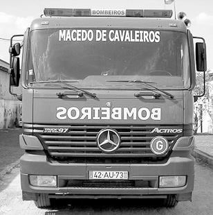 Direcção dos Bombeiros demite-se