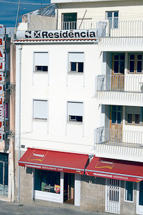 Comércio do corpo é feito em plena luz do dia no bairro do Toural