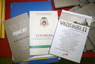 Bispo de Bragança lança três livros