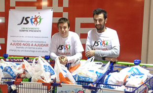 JS de Bragança entrega bens alimentares