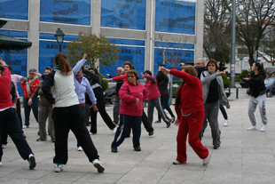 Rastreios e ginástica no Dia Mundial da Saúde