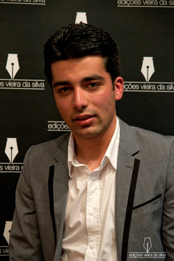 Jovem escritor lança segundo livro