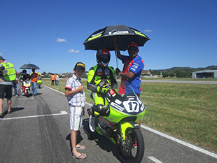 Alex Costa reforça liderança