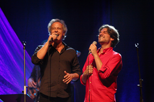 Rogério Charraz e Ricardo Carriço em palco