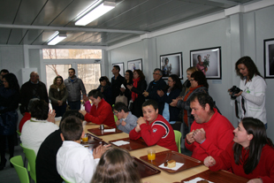 LEQUE inaugura refeitório social