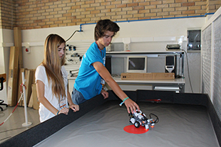 Ciência cativa estudantes nas férias