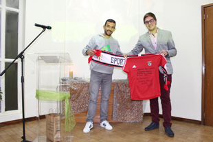 Atleta do Benfica regressa à residência que o acolheu há 20 anos