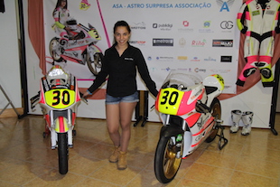 Bruna Lopes apresenta motos para a nova temporada