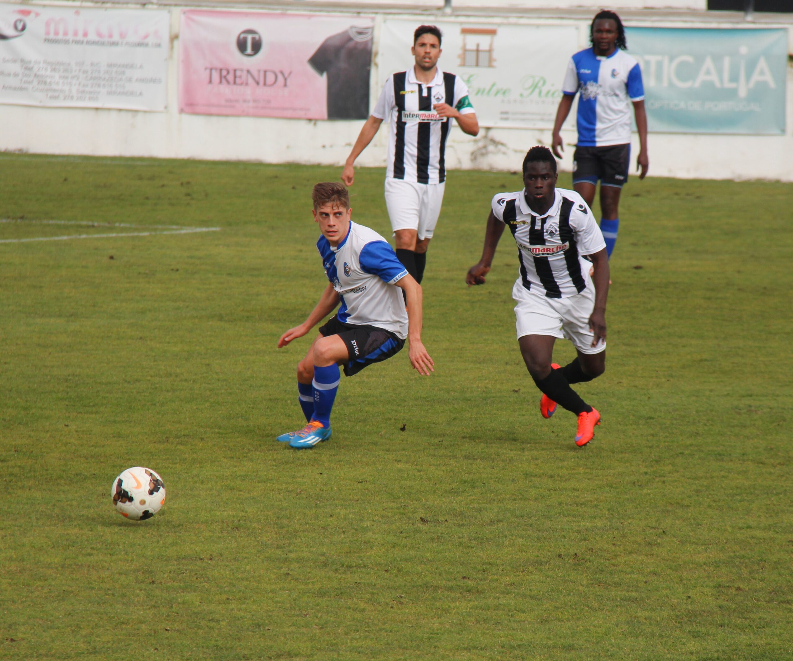 S.C.Mirandela marcou passo na Madeira