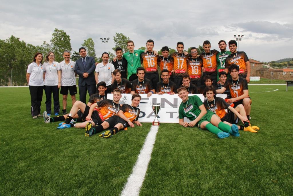 G.D. Cachão faz a dobradinha em juvenis