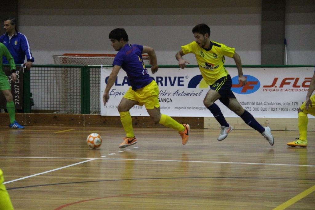 Pioneiros começam a arrumar a casa para o distrital