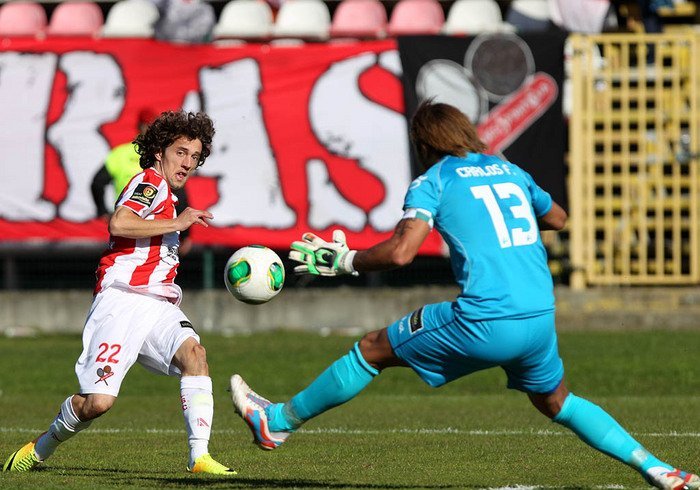 Fábio Zola chega para o ataque