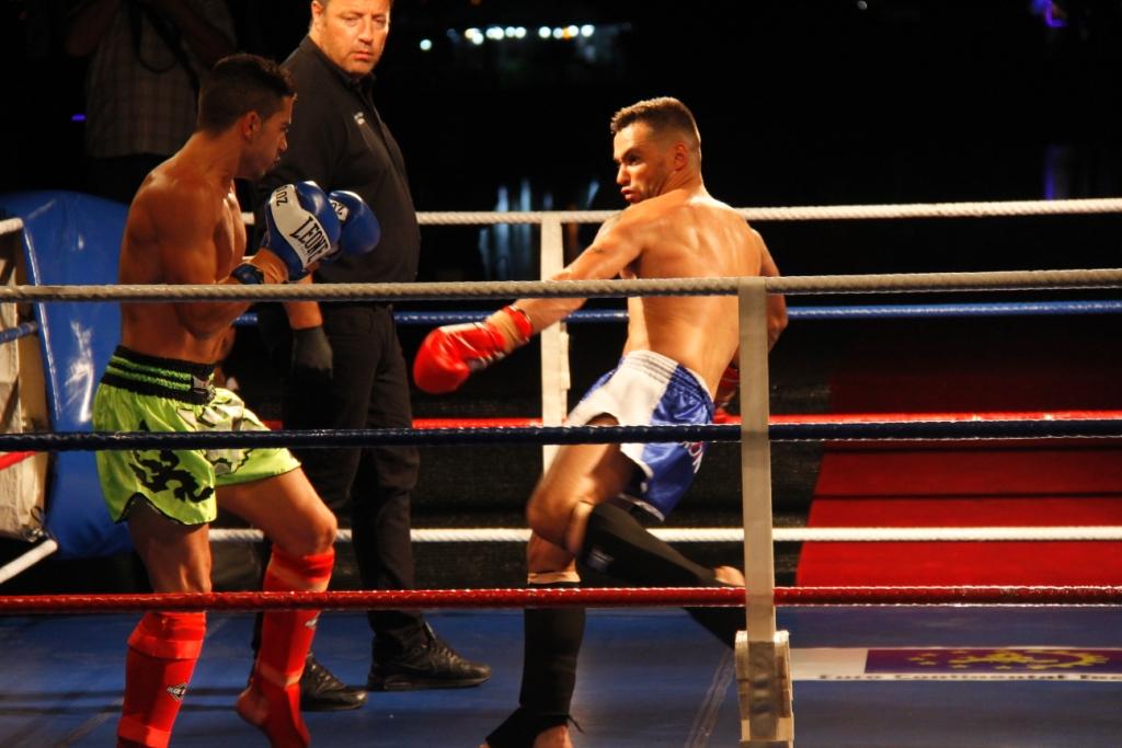 Flávio Conde despede-se dos rings em lágrimas