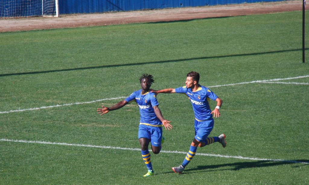 Turé bisou na goleada caseira