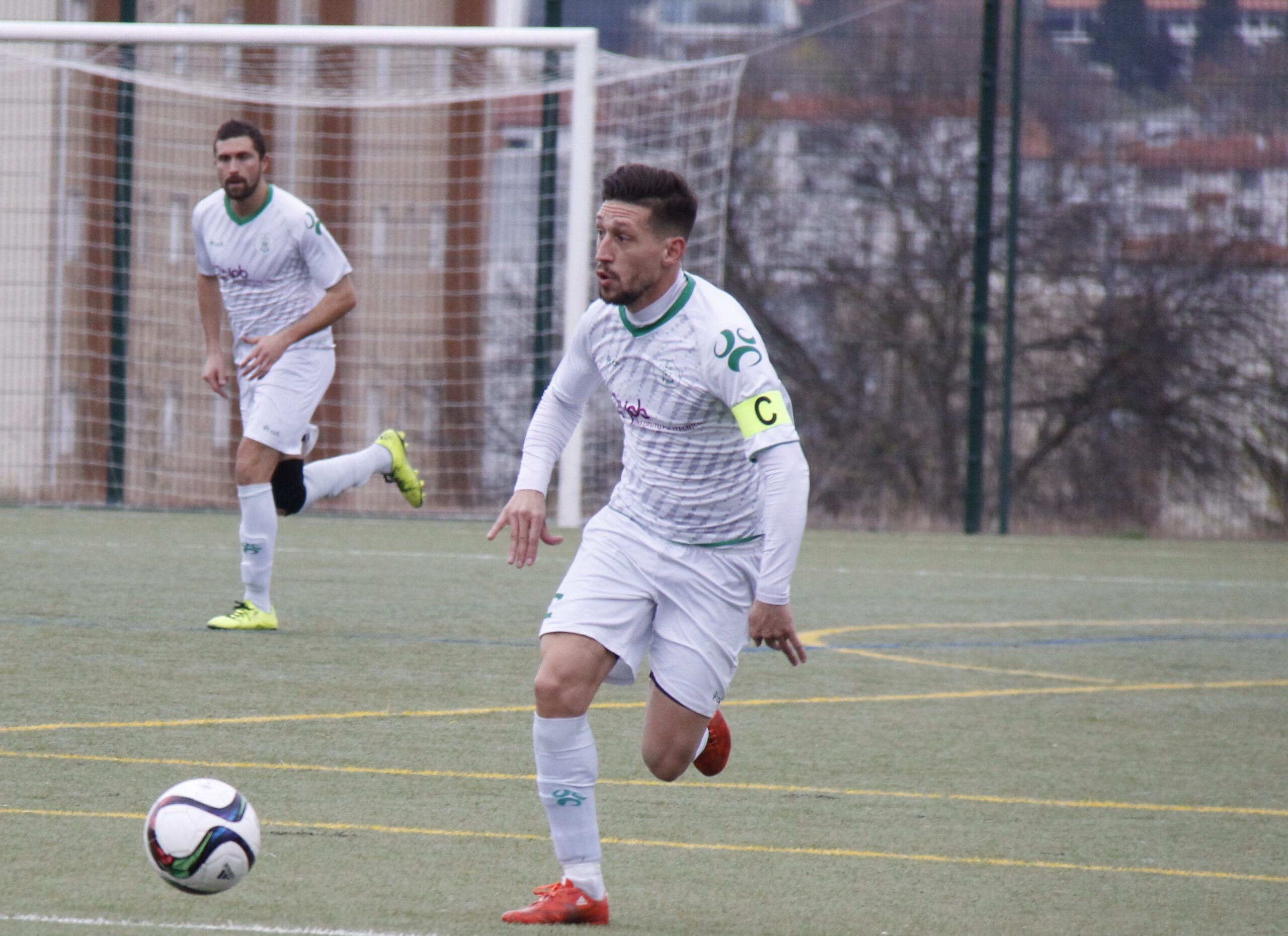 Argozelo firme na liderança