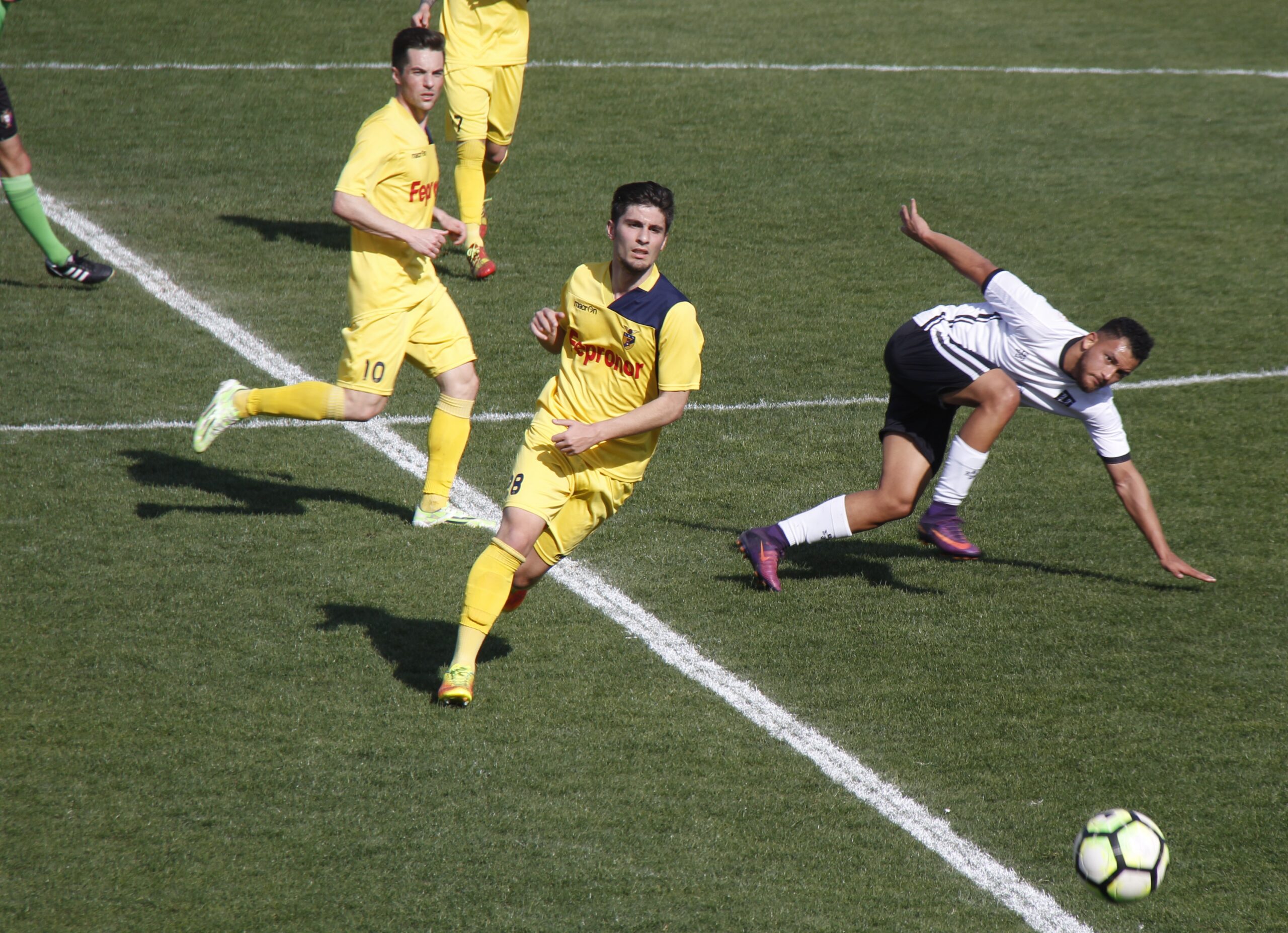 Bragança perdulário deixa pontos na Madeira