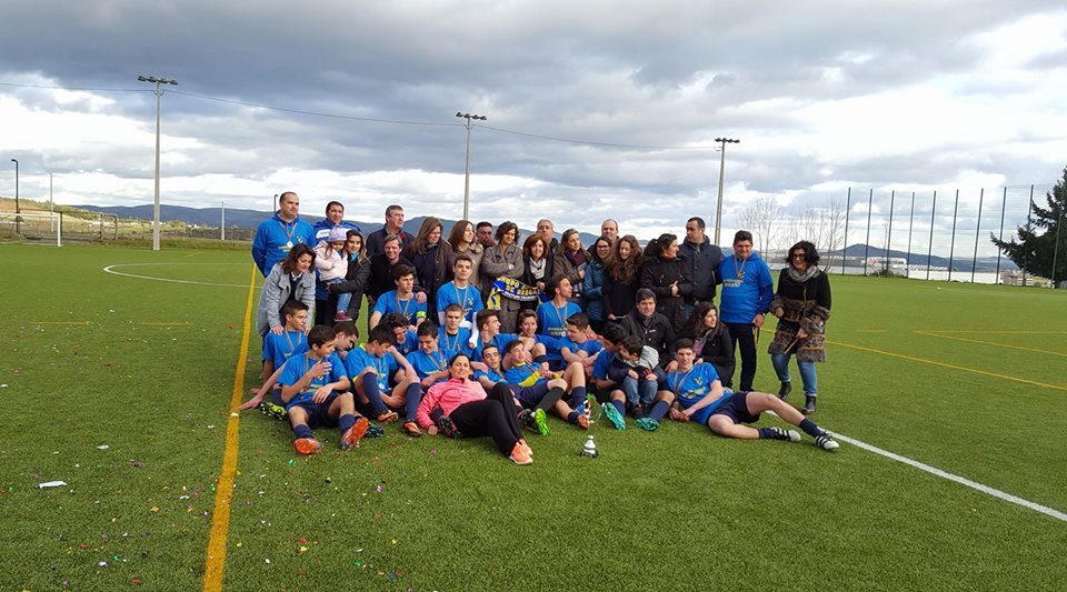 Juvenis do GDB receberam medalhas de campeões